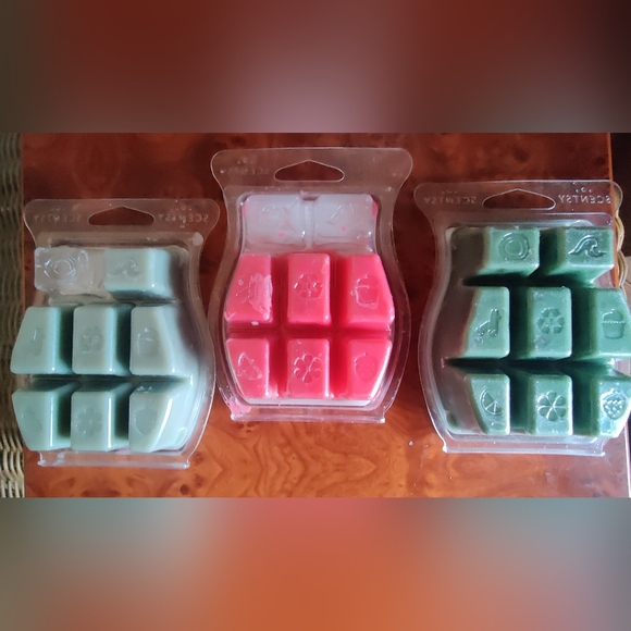 Scentsy Other - Scentsy Cranberry Candy Cane, Sleigh Ride & Snowflakes & Sage Wax Melts
